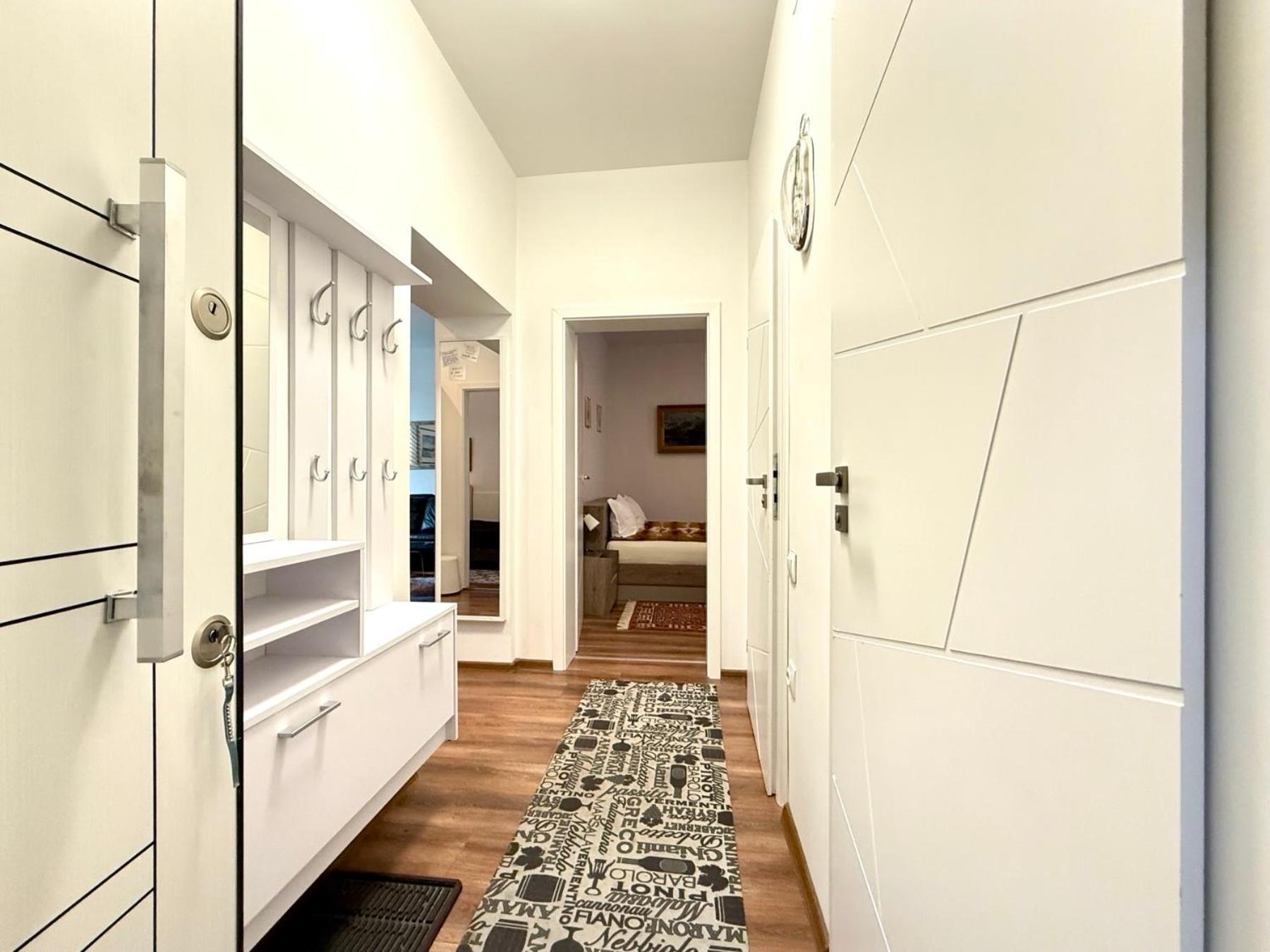 A Lovely 2 Bedroom Apartment In The Heart Of Sofia Eksteriør billede